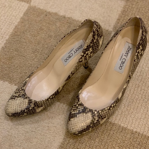 Jimmy Choo Snakeskin pump. - Picture 2 of 4